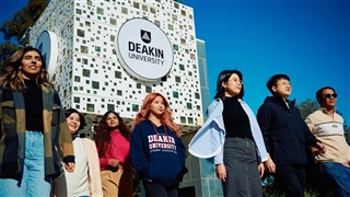 澳大利亞留學(xué)|2025年權(quán)威世界大學(xué)排名發(fā)布：澳大利亞迪肯大學(xué)，躍居維州前三！